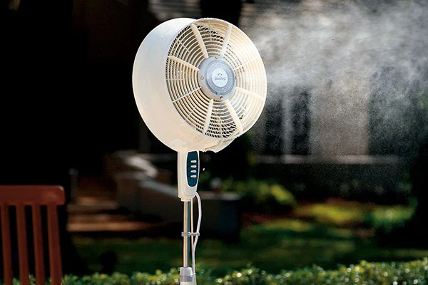 Có nên bật quạt trong phòng điều hoà để tiết kiệm điện hơn không?